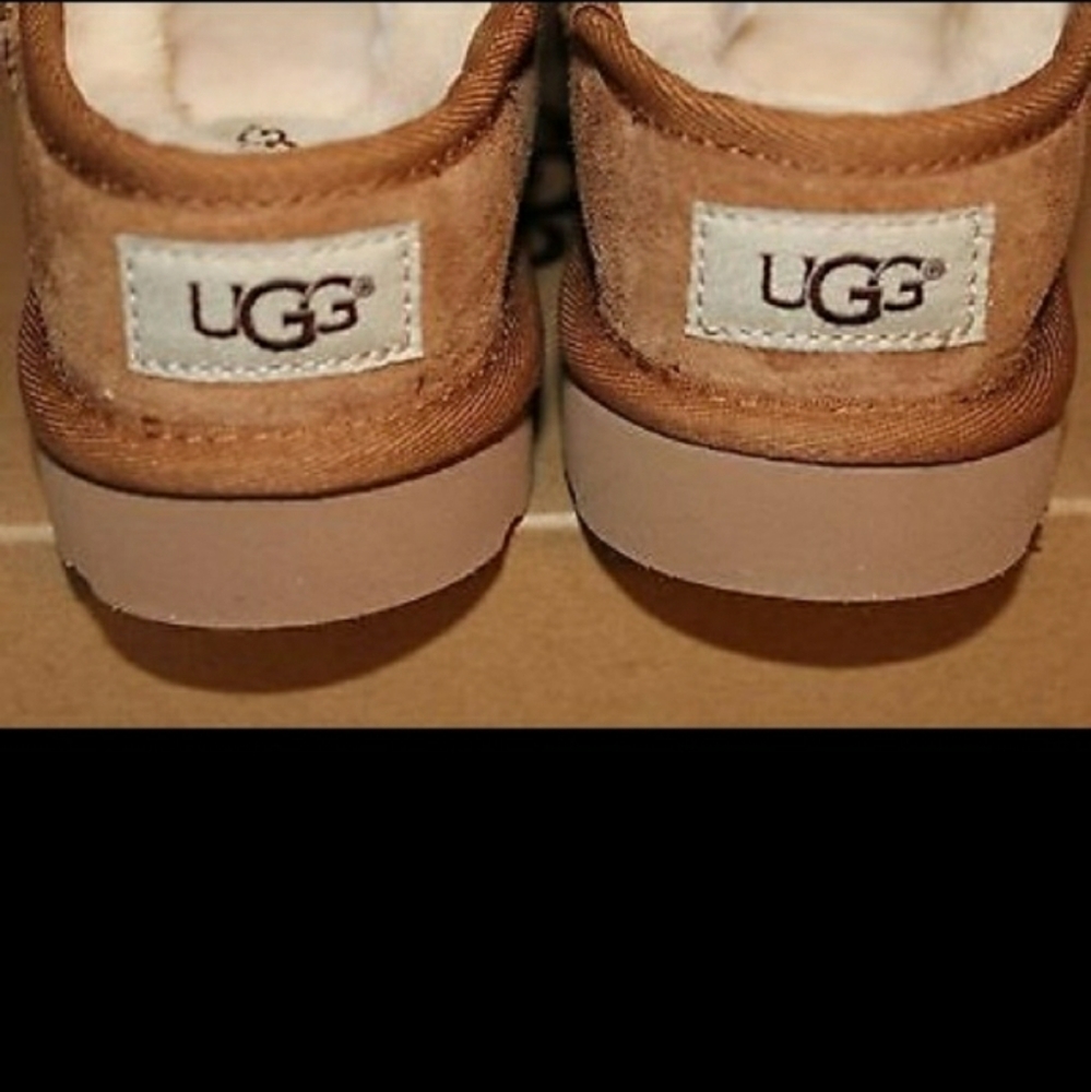 UGG CLASSIC SLIPPER